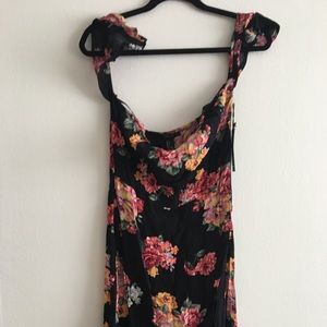 Fun Black Floral Forever 21 Maxi Dress w/ Slit